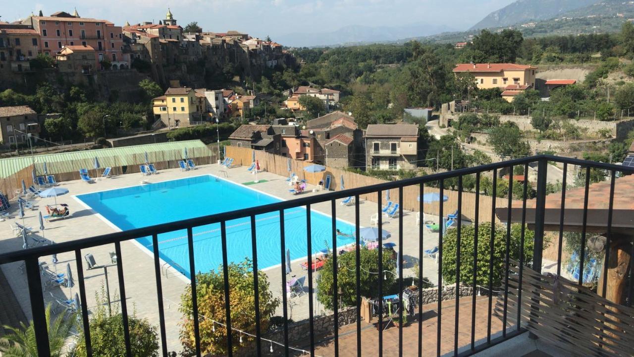 Le Rocce Bed and Breakfast SantʼAgata deʼ Goti Exterior foto