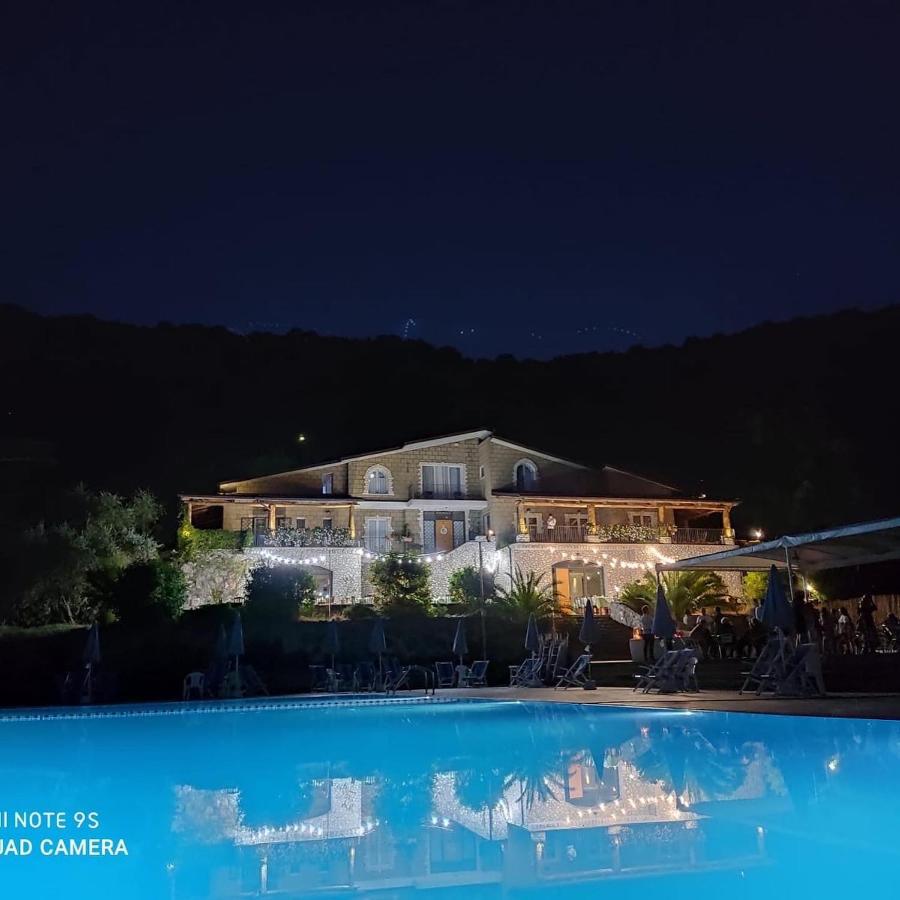 Le Rocce Bed and Breakfast SantʼAgata deʼ Goti Exterior foto