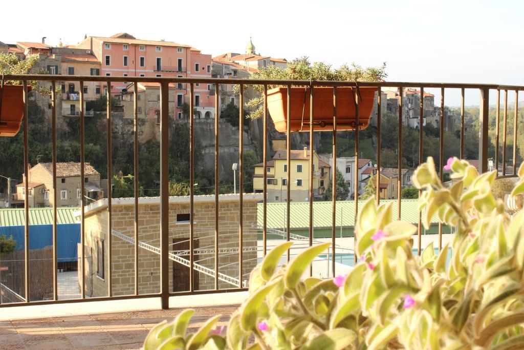 Le Rocce Bed and Breakfast SantʼAgata deʼ Goti Exterior foto