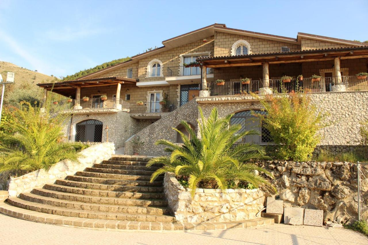 Bed and Breakfast Le Rocce SantʼAgata deʼ Goti Exterior foto