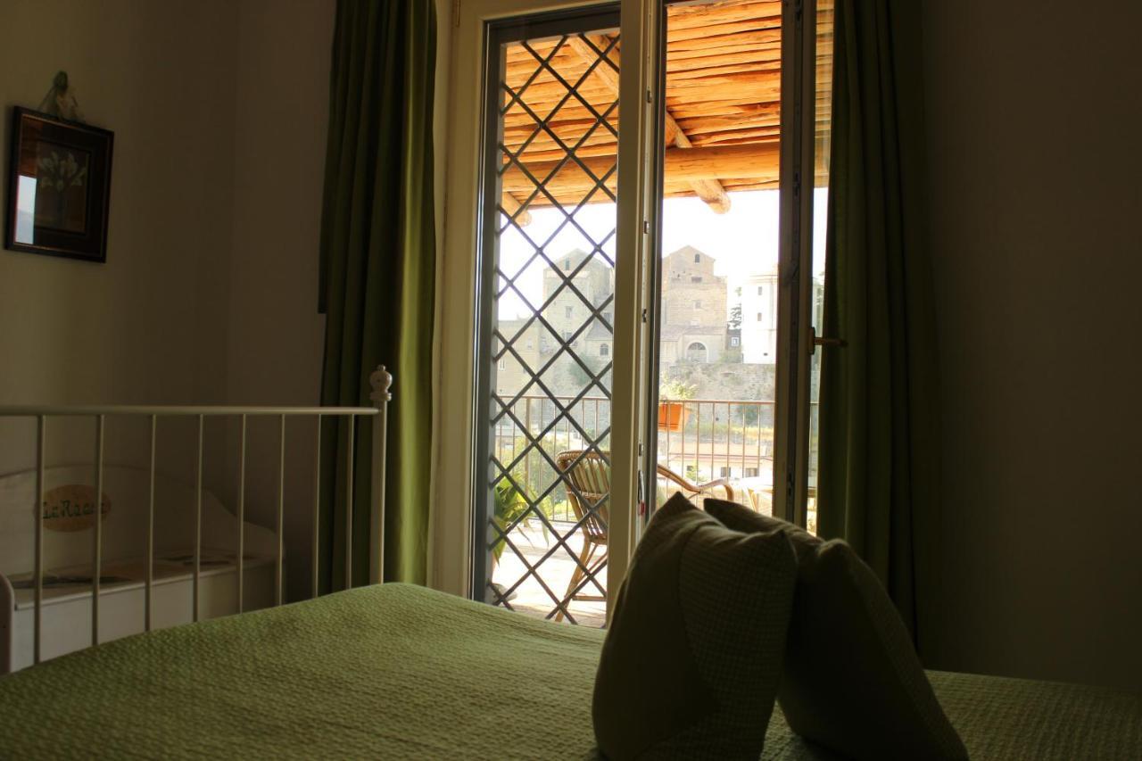 Bed and Breakfast Le Rocce SantʼAgata deʼ Goti Habitación foto