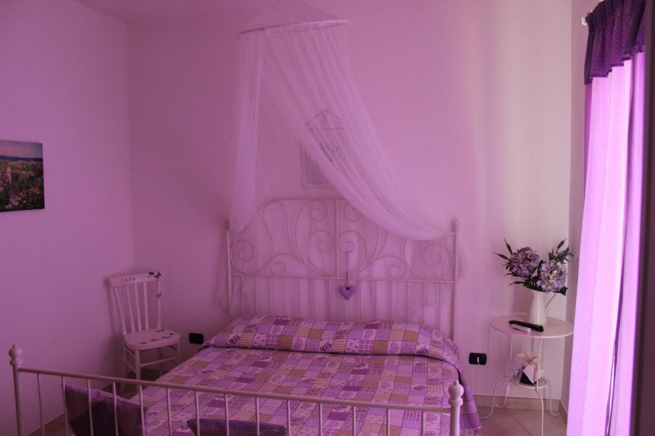 Bed and Breakfast Le Rocce SantʼAgata deʼ Goti Habitación foto